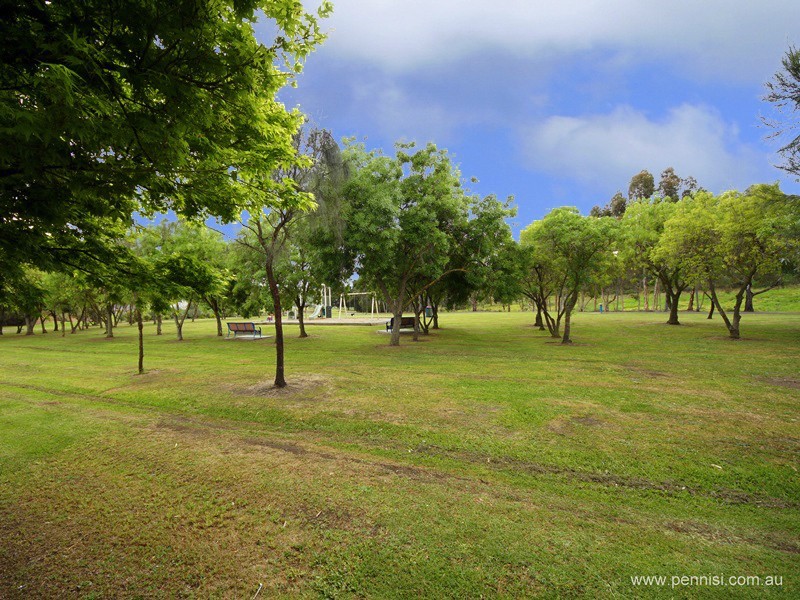 9 Talbot Road, Strathmore VIC 3041