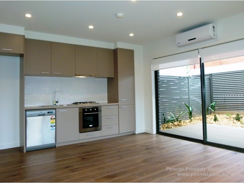 1/12 Leonard Crescent,, Ascot Vale VIC 3032