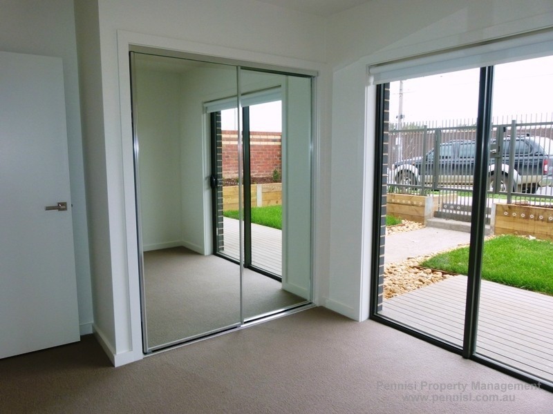 1/12 Leonard Crescent,, Ascot Vale VIC 3032