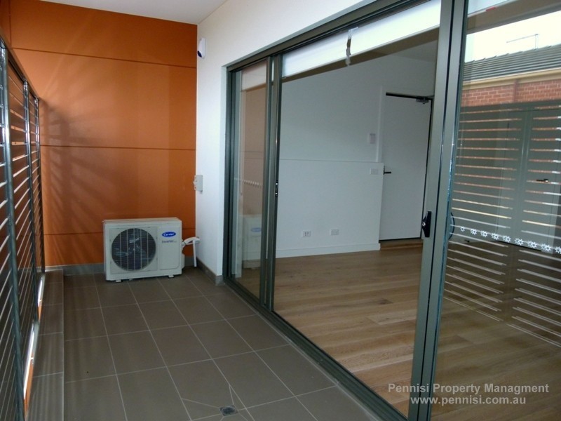 9/12 Leonard Crescent, Ascot Vale VIC 3032