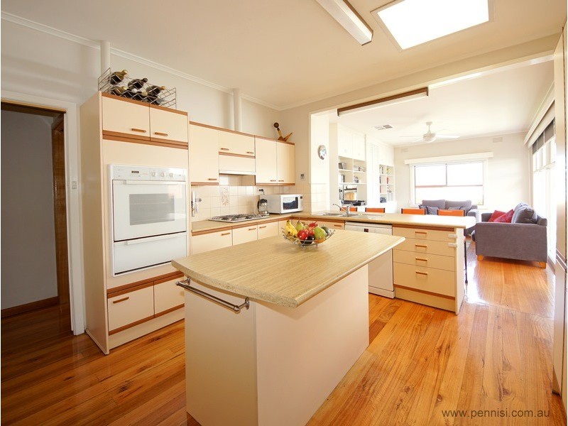 45 Henshall Road, Strathmore VIC 3041