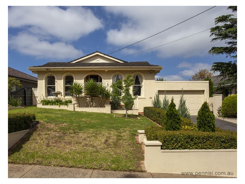 21 Strathaird Street, Strathmore VIC 3041