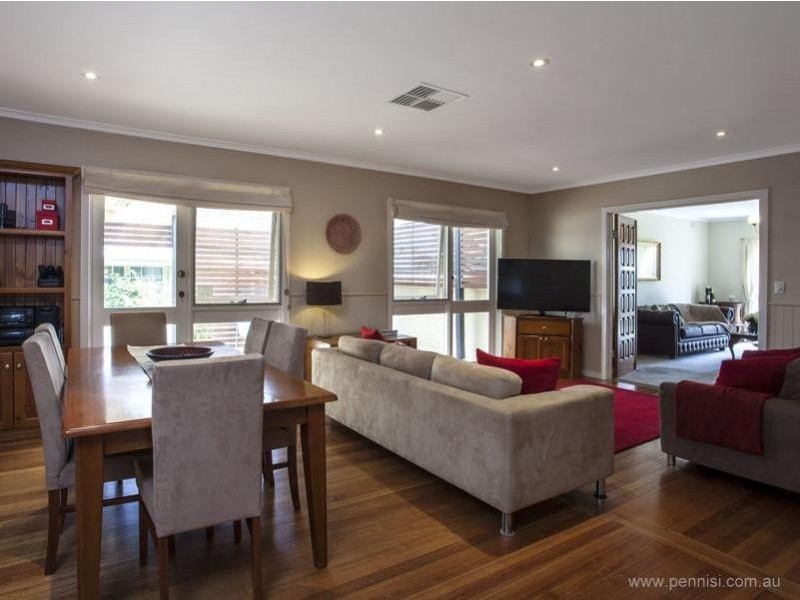 21 Strathaird Street, Strathmore VIC 3041