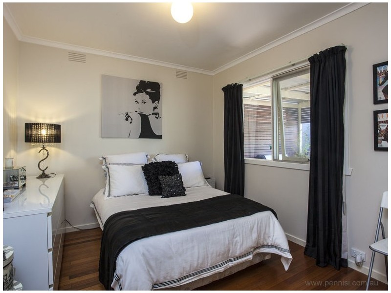 21 Strathaird Street, Strathmore VIC 3041