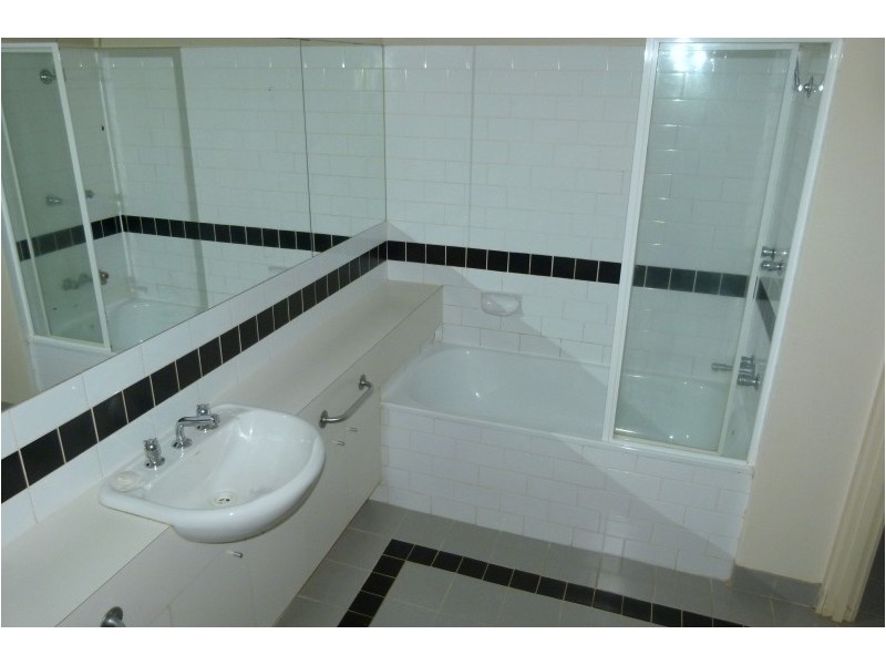 2/3 Miles St, Southbank VIC 3006