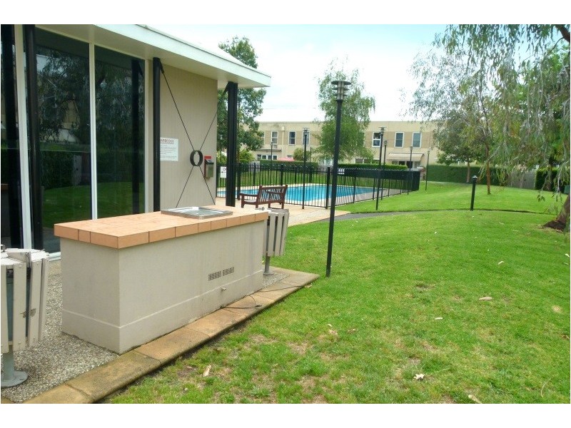 2/3 Miles St, Southbank VIC 3006