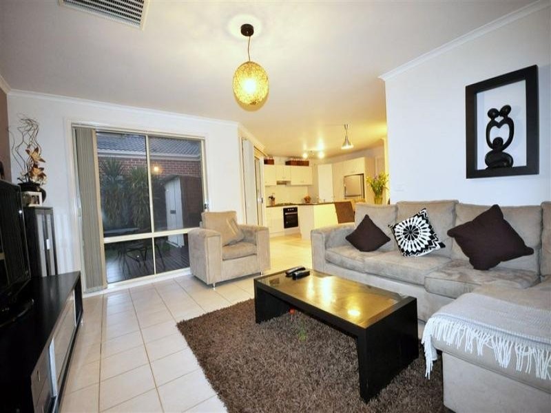 1/24 Birch Avenue, Tullamarine VIC 3043