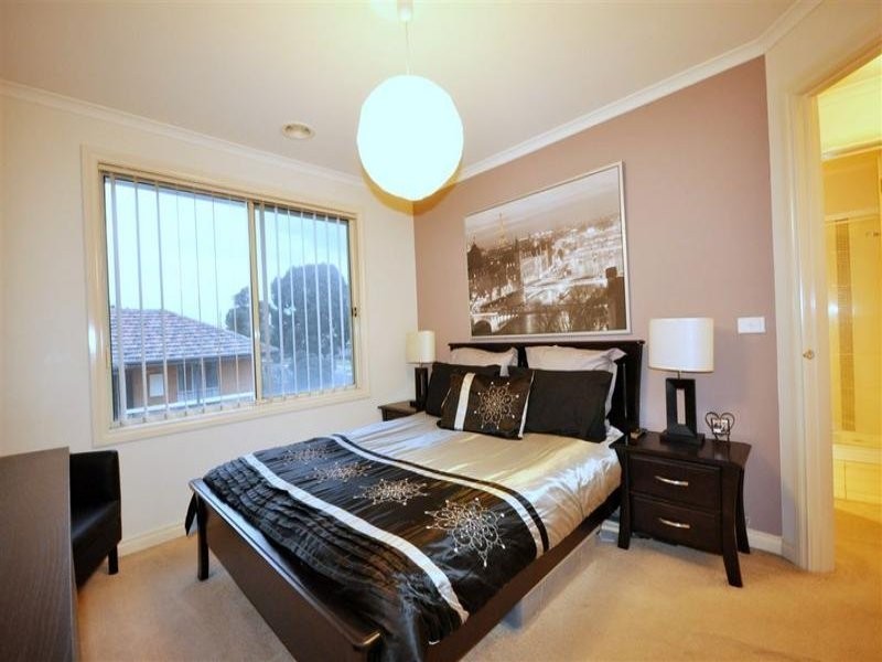 1/24 Birch Avenue, Tullamarine VIC 3043