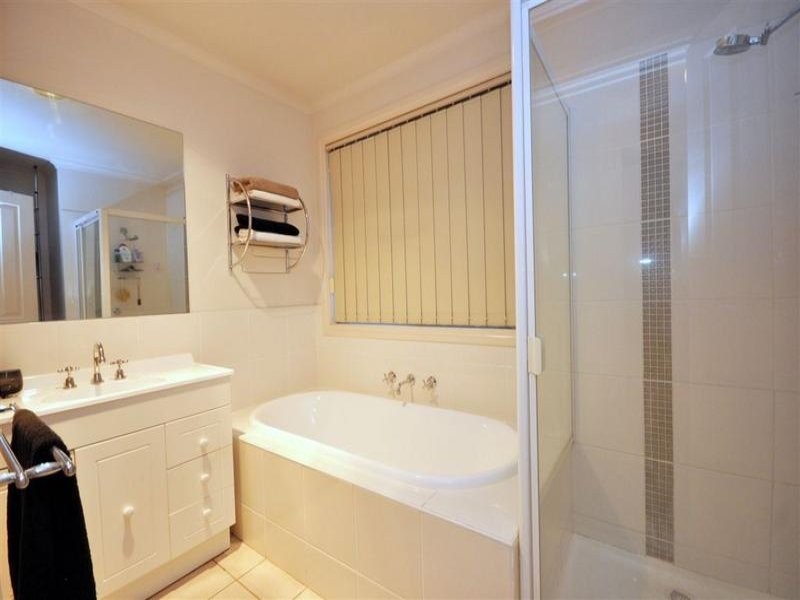 1/24 Birch Avenue, Tullamarine VIC 3043