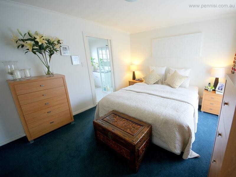 8B York Street, Strathmore VIC 3041