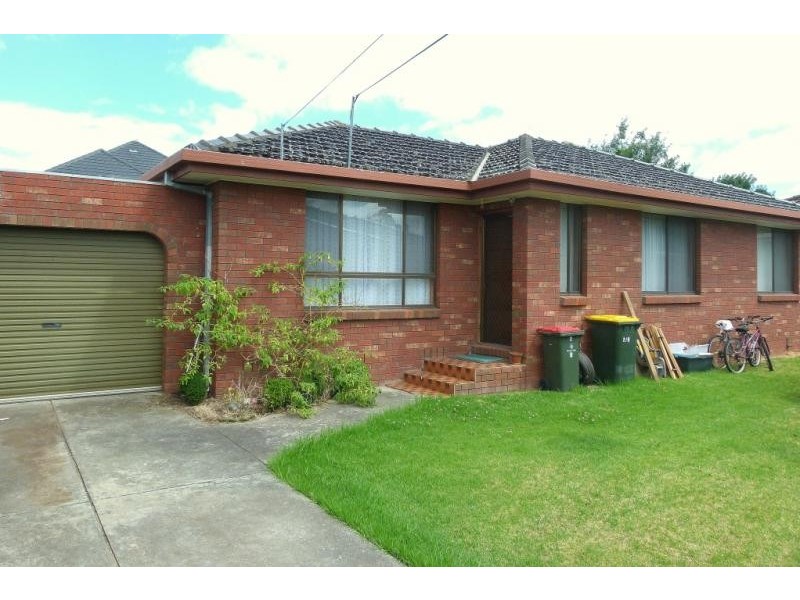 2/9 Graves, Essendon VIC 3040