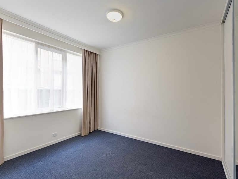 2/17 Kingsville Street, Kingsville VIC 3012