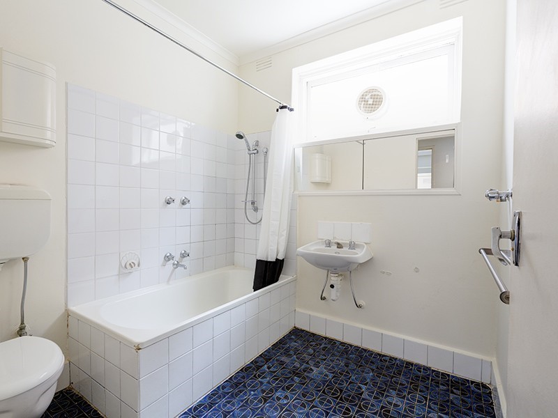 2/17 Kingsville Street, Kingsville VIC 3012