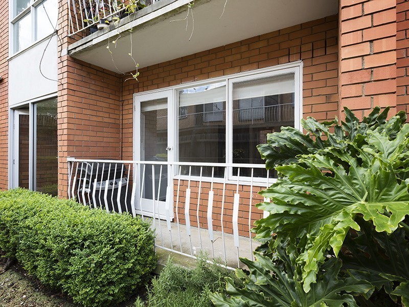 2/17 Kingsville Street, Kingsville VIC 3012