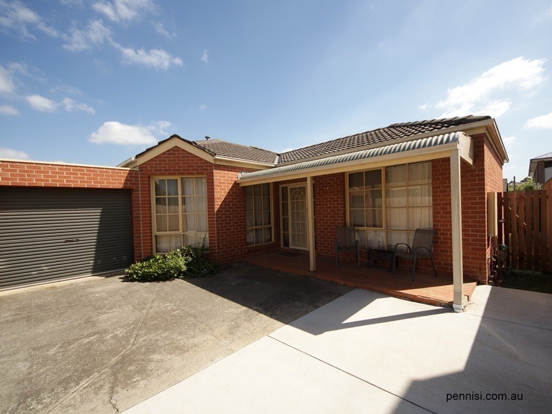 18 Caroline Street, Aberfeldie VIC 3040