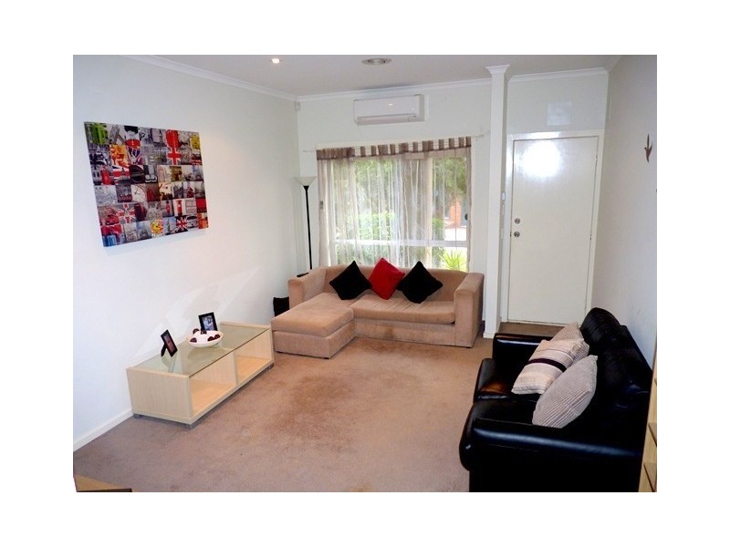 15 Seggan Circle, Gowanbrae VIC 3043