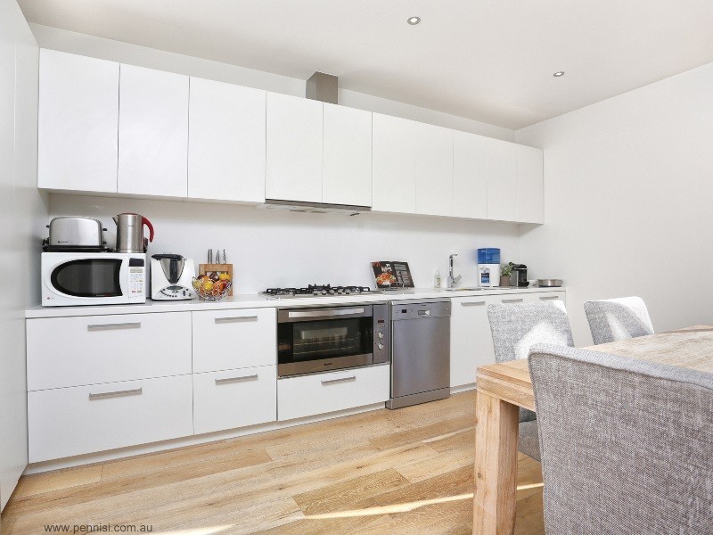 6/14A Leonard Crescent, Ascot Vale VIC 3032