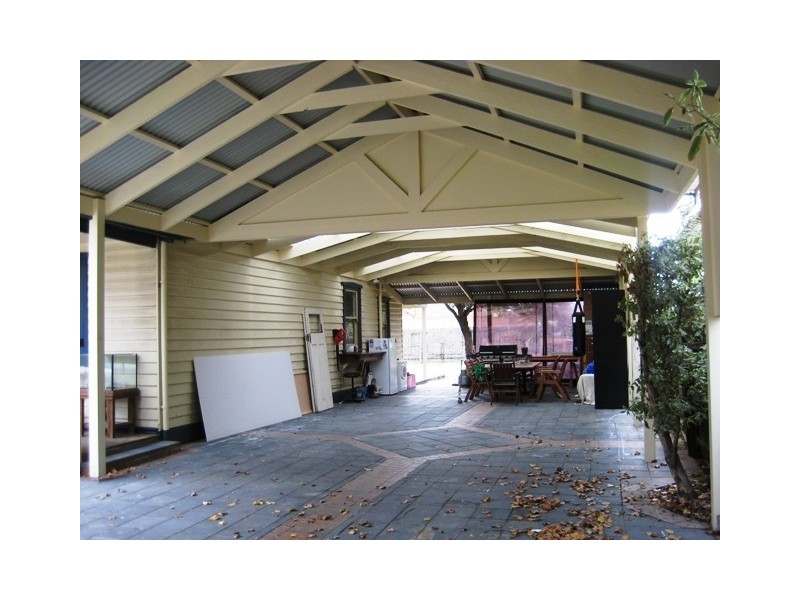 106 Ballarat Road, Maidstone VIC 3012