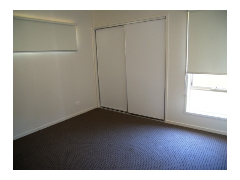 19 Lind Street, Strathmore VIC 3041