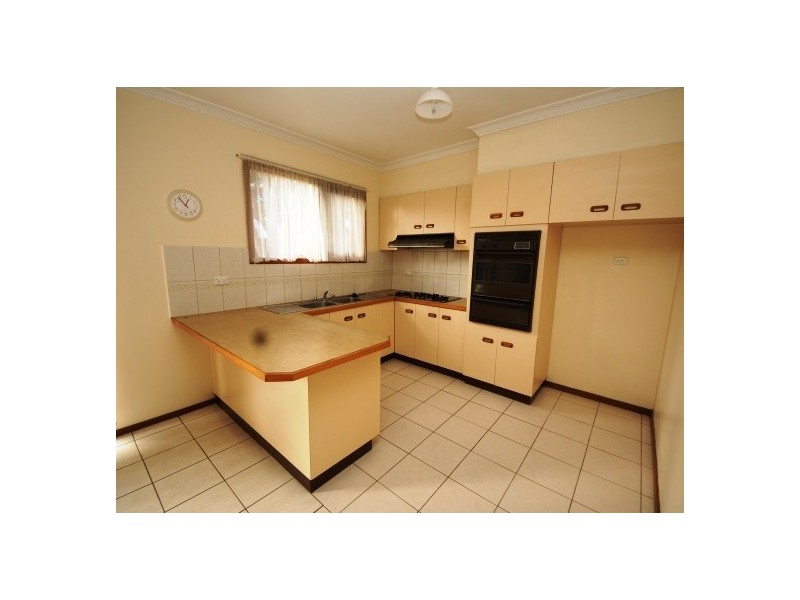 2/18 Caroline Street, Essendon VIC 3040
