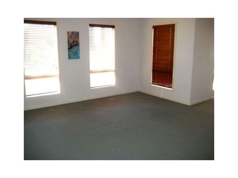 10/8-32 Howlett Street, Kensington VIC 3031