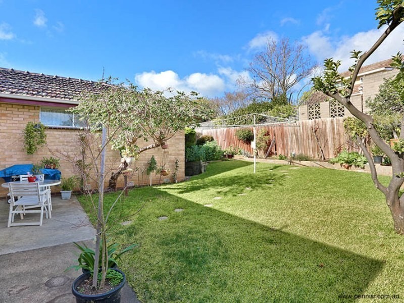 21 Strathnaver Avenue, Strathmore VIC 3041