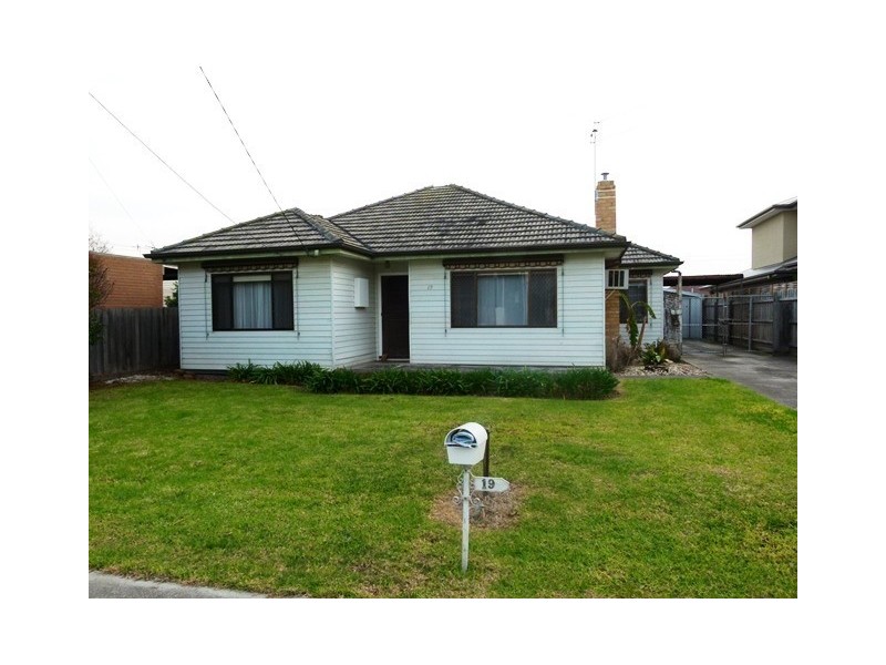 19 Henry Street, Keilor East VIC 3033