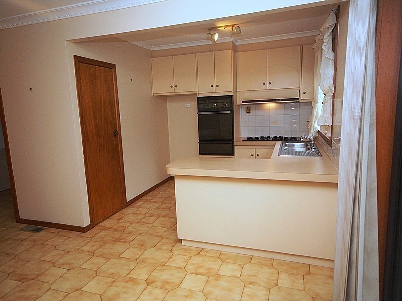 4/6 Kindale Court, Avondale Heights VIC 3034