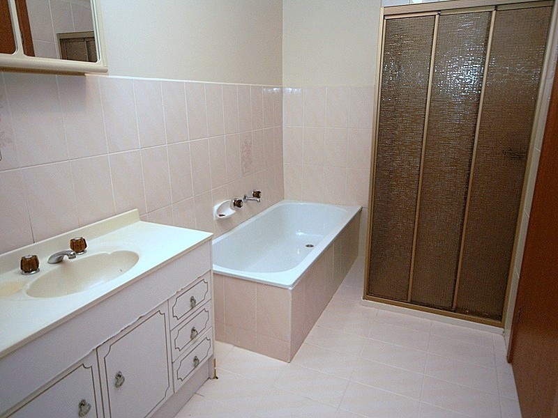 4/6 Kindale Court, Avondale Heights VIC 3034