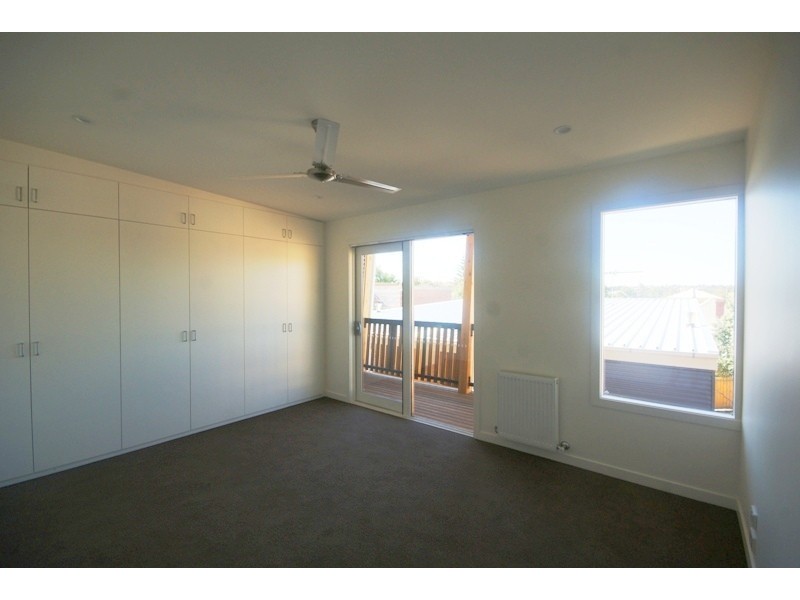 2/79 Wilson Street, Moonee Ponds VIC 3039