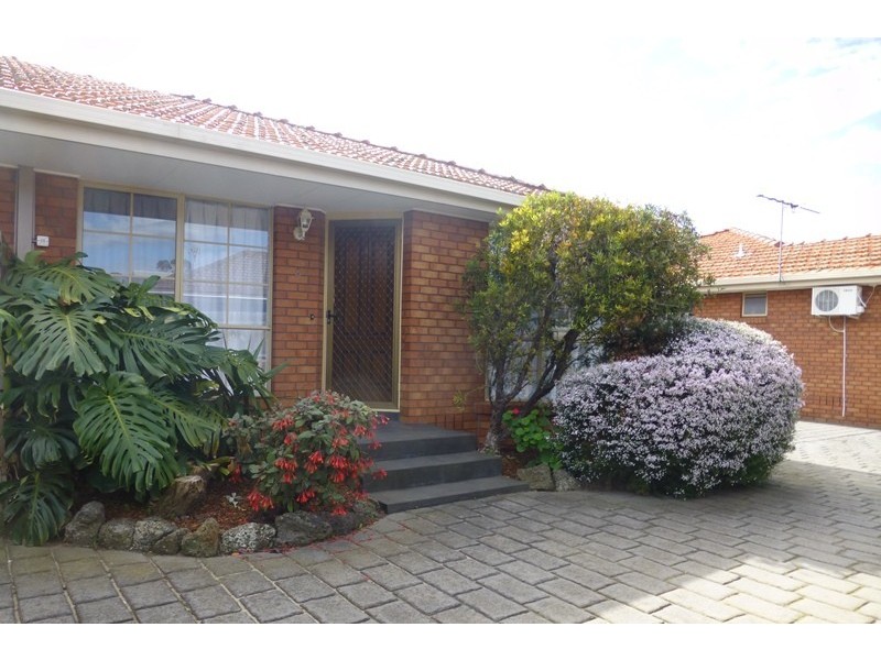 4/33 Grice Crescent, Essendon VIC 3040