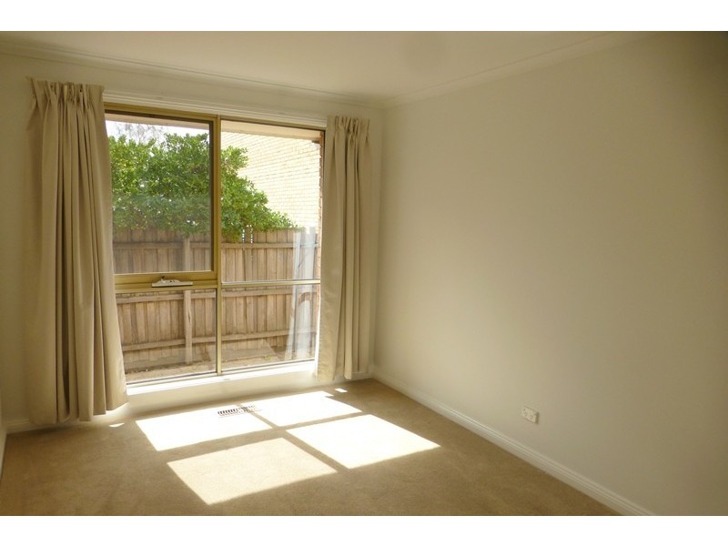 4/33 Grice Crescent, Essendon VIC 3040