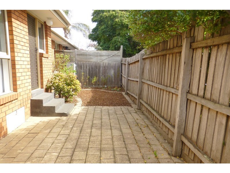 4/33 Grice Crescent, Essendon VIC 3040