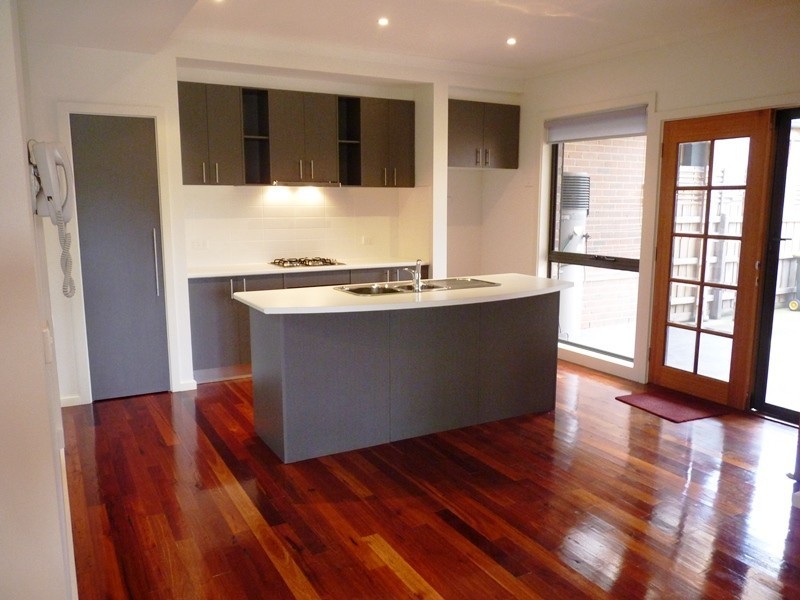 1/10 Bollingbroke Street, Pascoe Vale VIC 3044