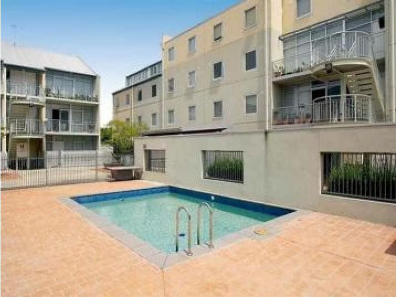 1/1068 Lygon Street, Carlton North VIC 3054