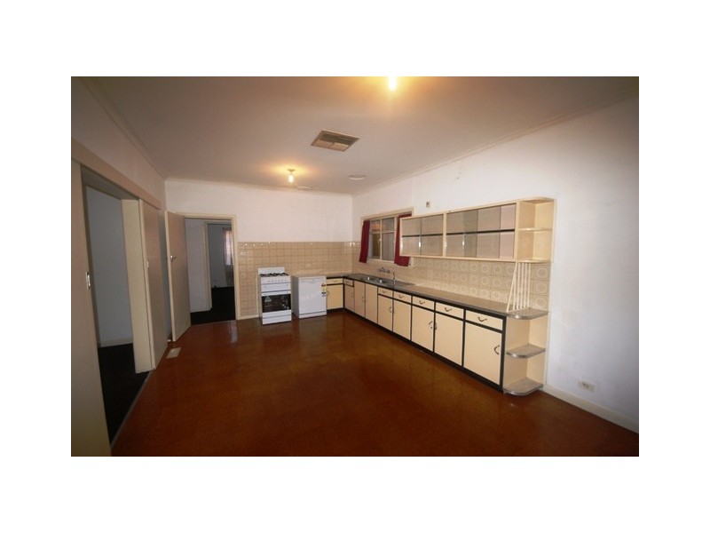 4 McNamara Avenue, Airport West VIC 3042