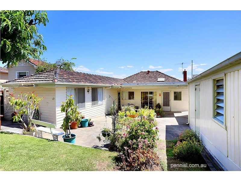 13 Beatrice Avenue, Aberfeldie VIC 3040