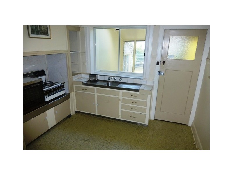 9 Rosebank Avenue, Strathmore VIC 3041