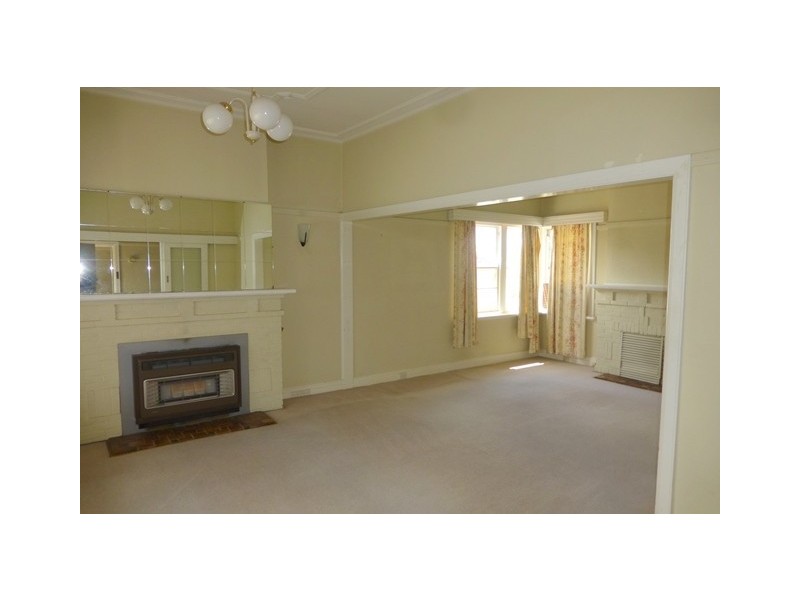 9 Rosebank Avenue, Strathmore VIC 3041