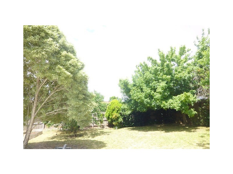 9 Rosebank Avenue, Strathmore VIC 3041