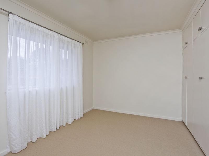 11/15 Royal Avenue, Essendon North VIC 3041