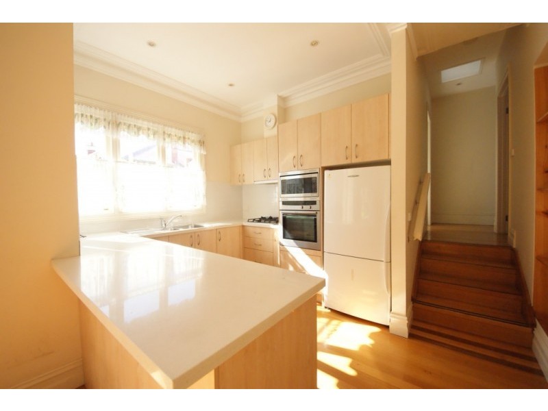 16 Robb Street, Essendon VIC 3040