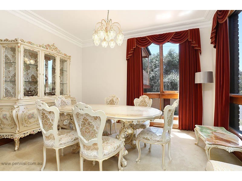 14 Lovett Drive, Avondale Heights VIC 3034