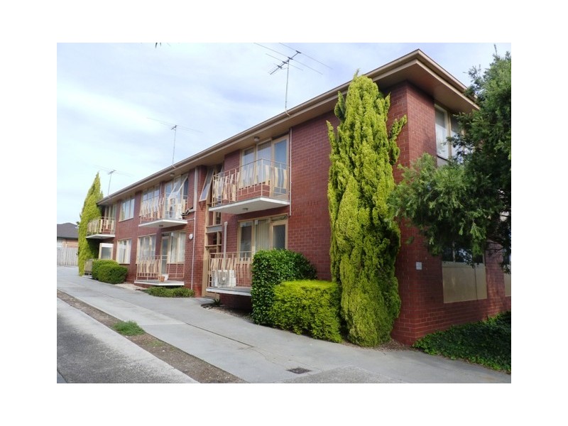 2/140 Hoffmans Road, Essendon VIC 3040