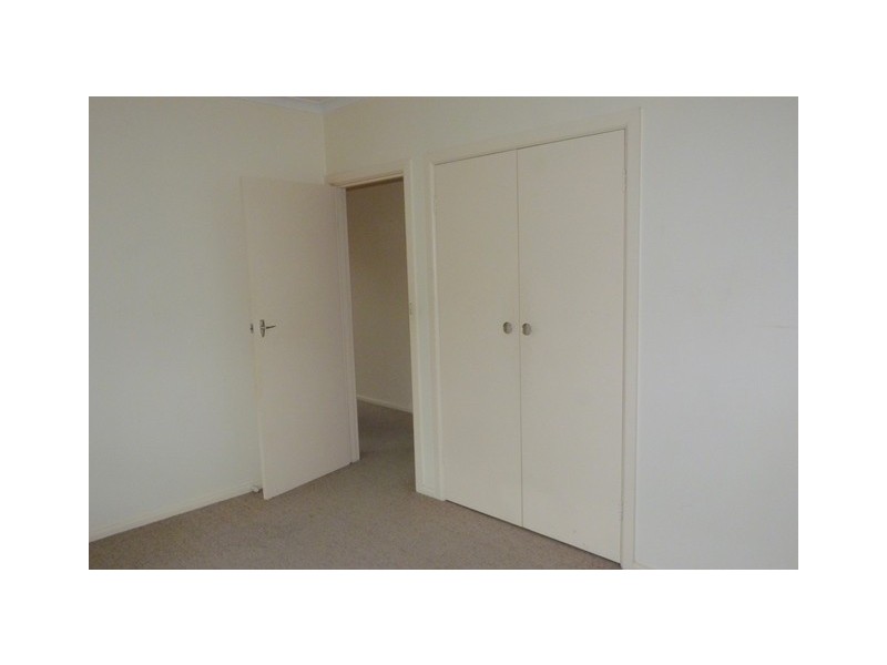 1/52 Rosehill Road, Niddrie VIC 3042