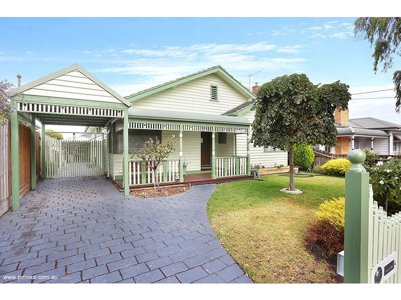 4 Daphne Street, Pascoe Vale VIC 3044