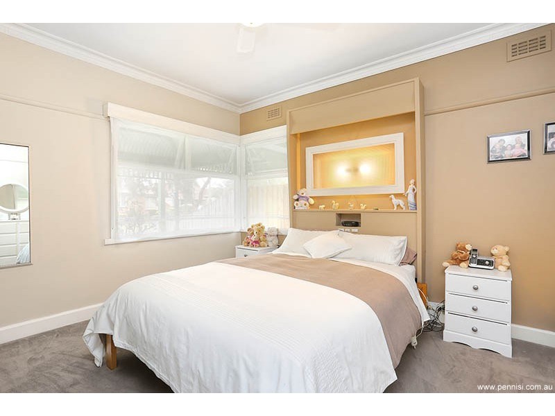 4 Daphne Street, Pascoe Vale VIC 3044