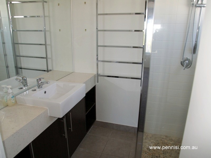 2A Allan Street, Aberfeldie VIC 3040