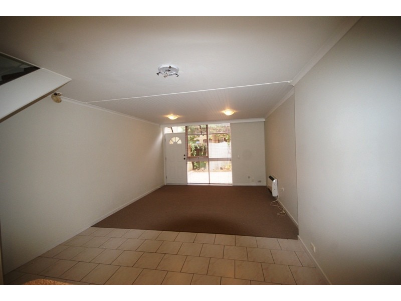 8/11 Grandview Avenue, Maribyrnong VIC 3032