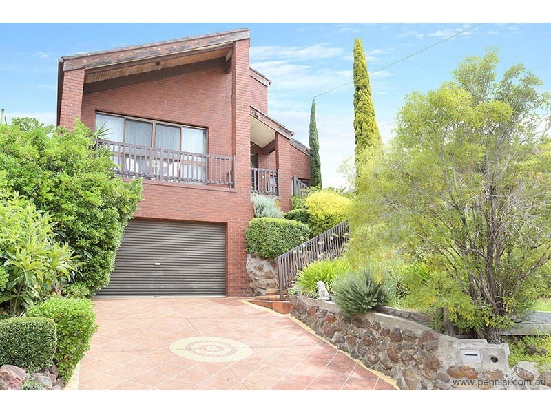 29 Moorna Drive, Airport West VIC 3042